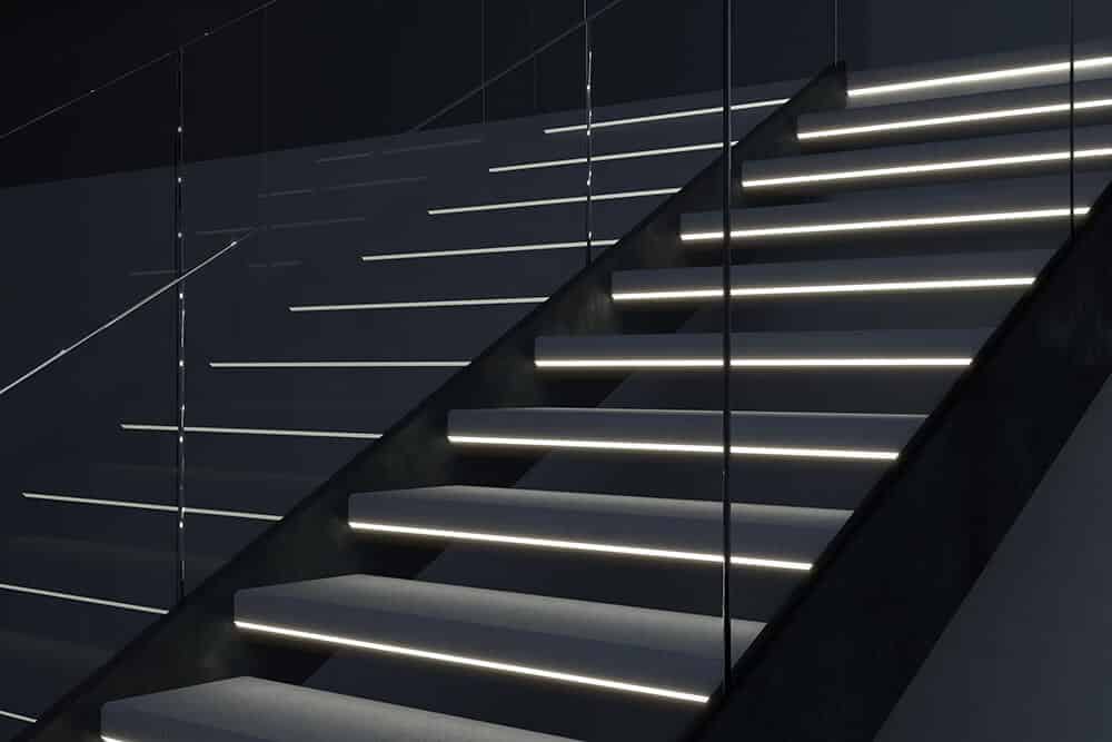 Ideas para tus escaleras con sensores de luz LED  Stairway lighting,  Contemporary stairs, Stairway lighting ideas