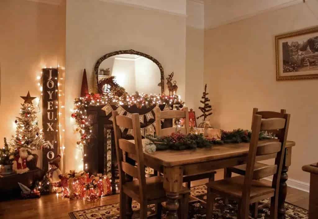 dining space lighting for christmas