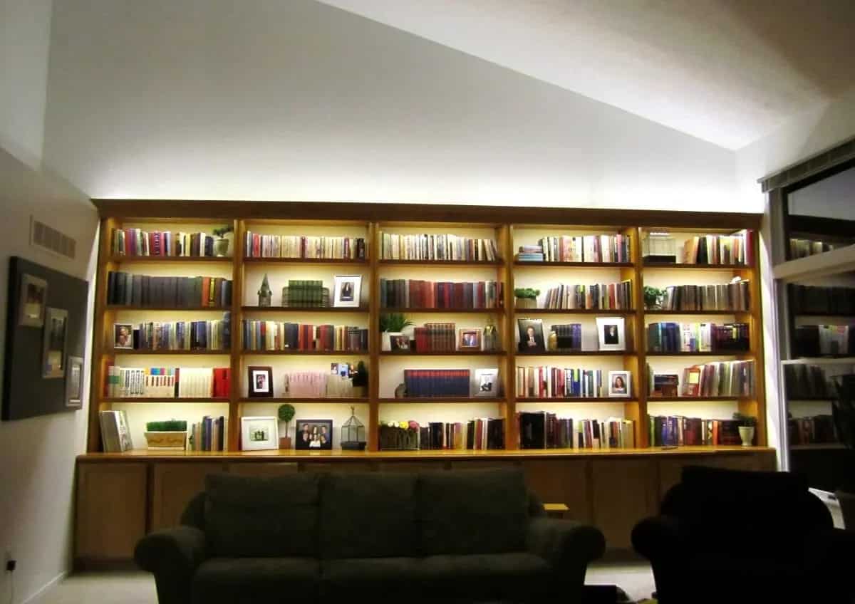 bookshelf lighting