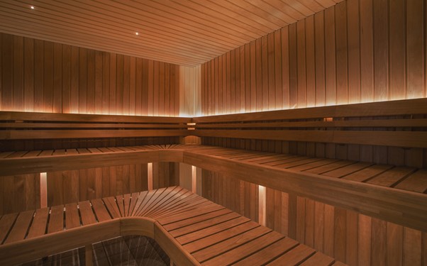 Ściemniacz użytkownika zapewniający większą kontrolę nad oświetleniem sauny