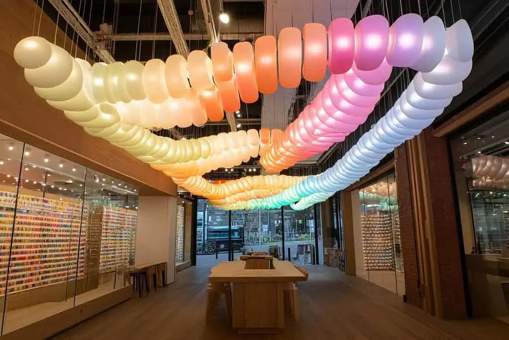 advantages of working with local led suppliers in singapore