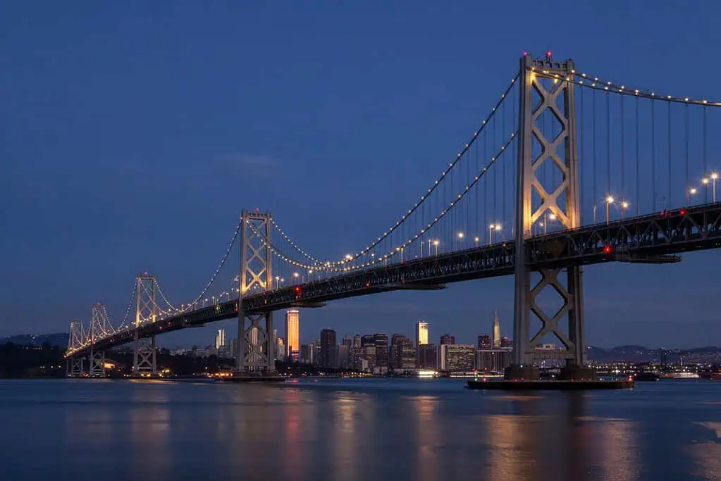 Flóaljósin – San Francisco–Oakland-flóabrúin